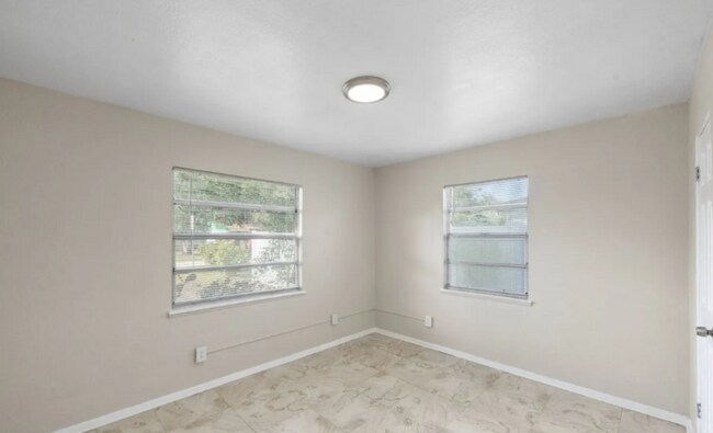Building Photo - 1791 Sylvan Dr