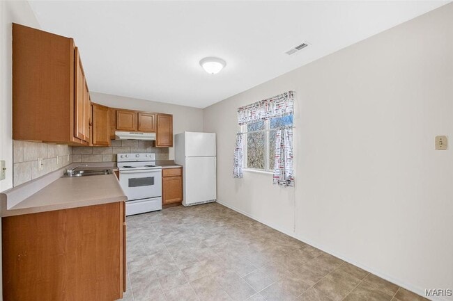 Building Photo - 22 E Rock Creek Manor