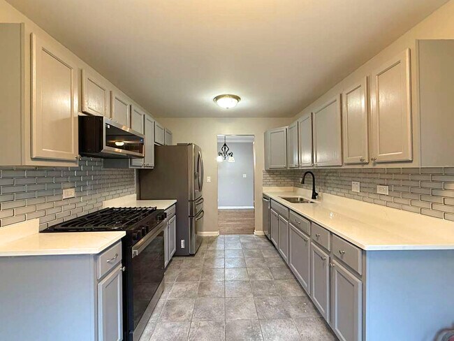 Building Photo - 314 Wildberry Ct