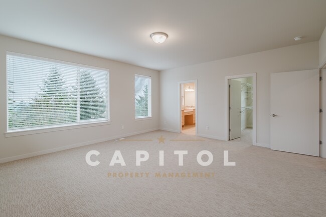 Building Photo - 3166 Vista Verde Ln SW