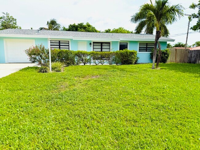 Primary Photo - 477 NE 35th St