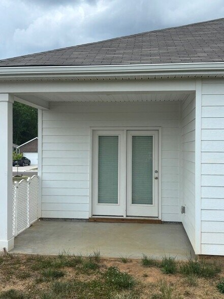 Building Photo - 416 Lauren Ln