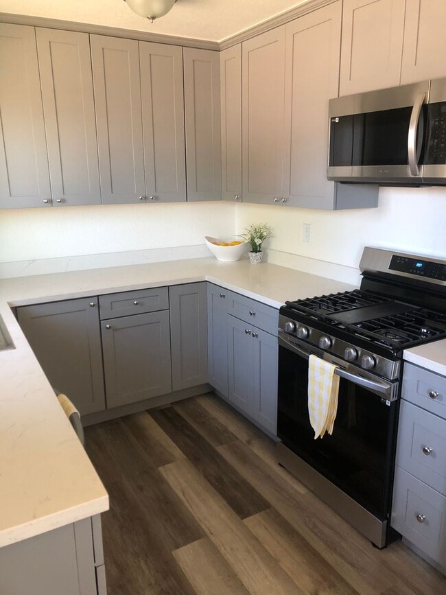 Building Photo - Remodeled Single Family Home!