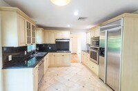 Building Photo - Spacious 4 - Bedroom, 2 Bathroom (Full Hou...