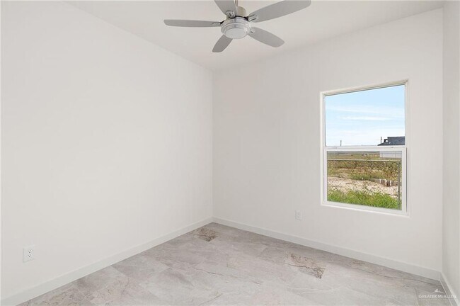Building Photo - 321 Merida Dr