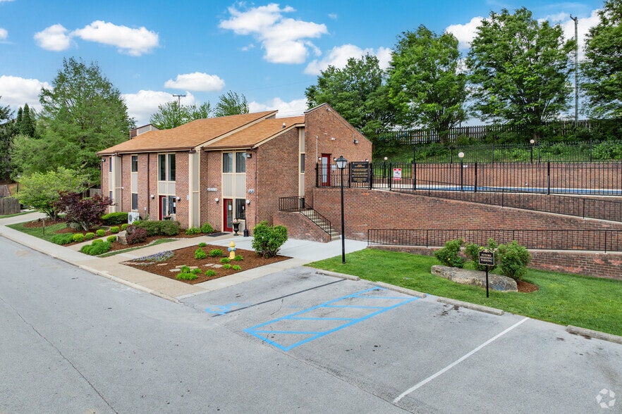 Boulder Creek Apartments - Leasing Office - Boulder Creek Apartments