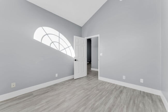 Building Photo - Beautiful 3-Bedroom Retreat with 2 Full Baths in Scenic Woodruff $1,875/mo rent