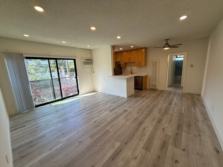 Building Photo - 3601 Keystone Av