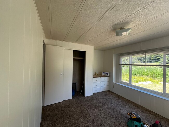 Building Photo - Remodeled 3BD 2BA in Ferndale!