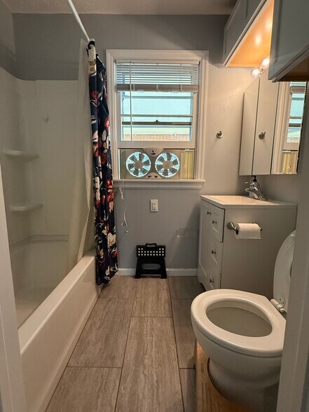 Building Photo - 3345 N 48th Ave