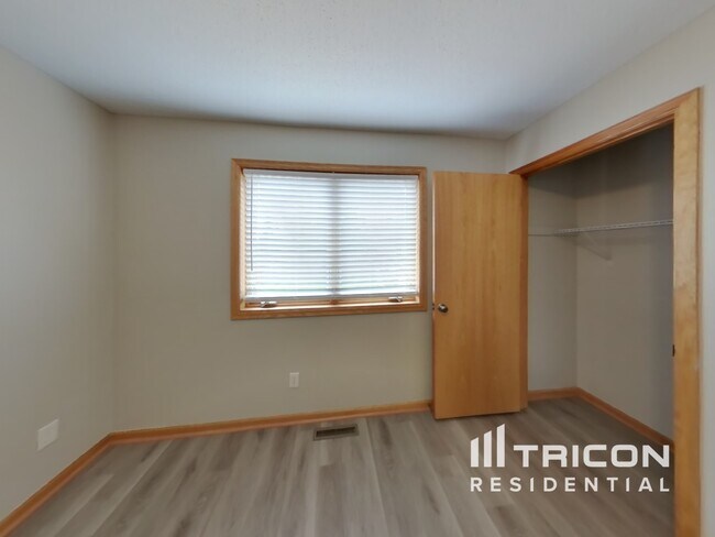 Building Photo - 10527 61st Pl