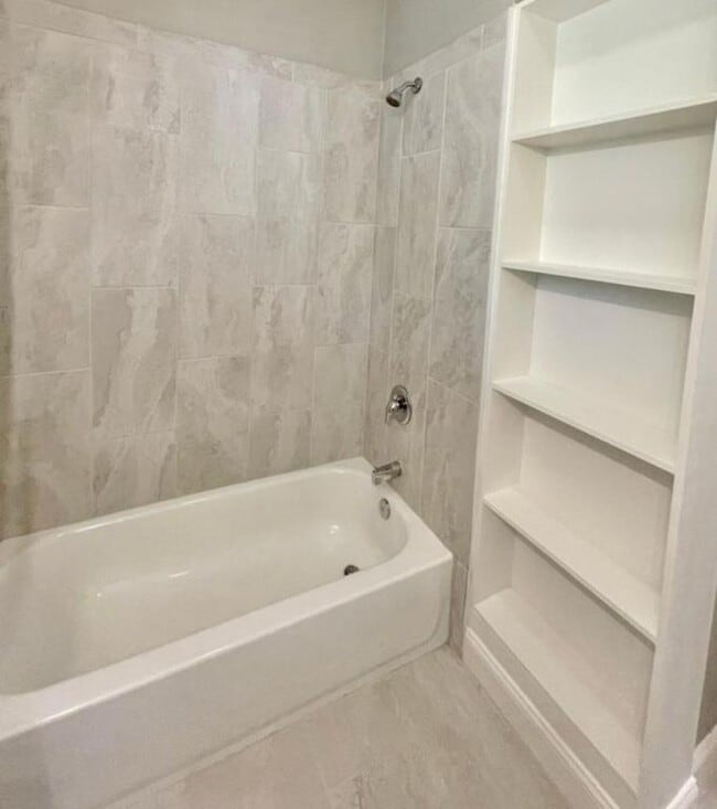 Building Photo - 1425 S Brook St