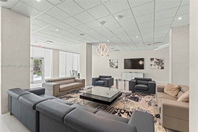 Building Photo - 3000 S Ocean Dr