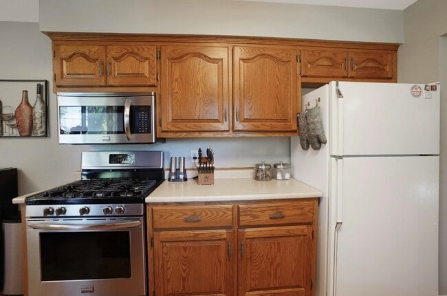 Kitchen - 4665 N 159th St