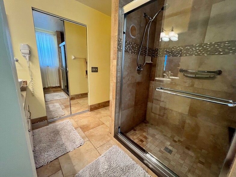 Master shower - 9856 Costa Mesa Ln