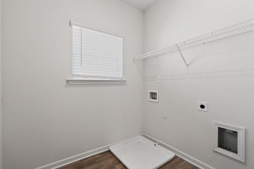 Building Photo - 185 Madison Bend