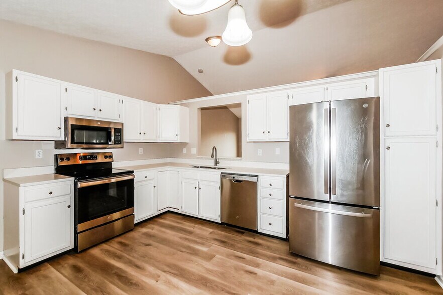 Building Photo - 6233 Carrie Cir