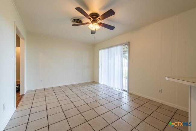 Building Photo - 316 Mulberry Ave S