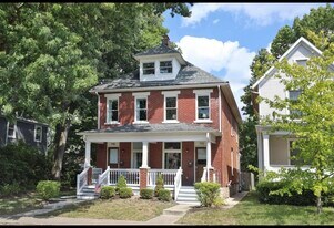 Building Photo - 742 Oakwood Ave