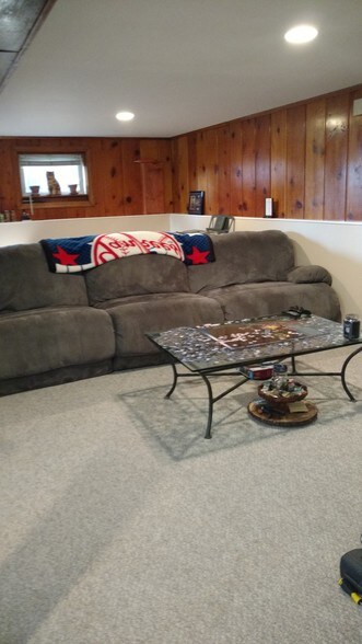 Spacious living area - bedroom is behind the - 6416 2nd Pl NW