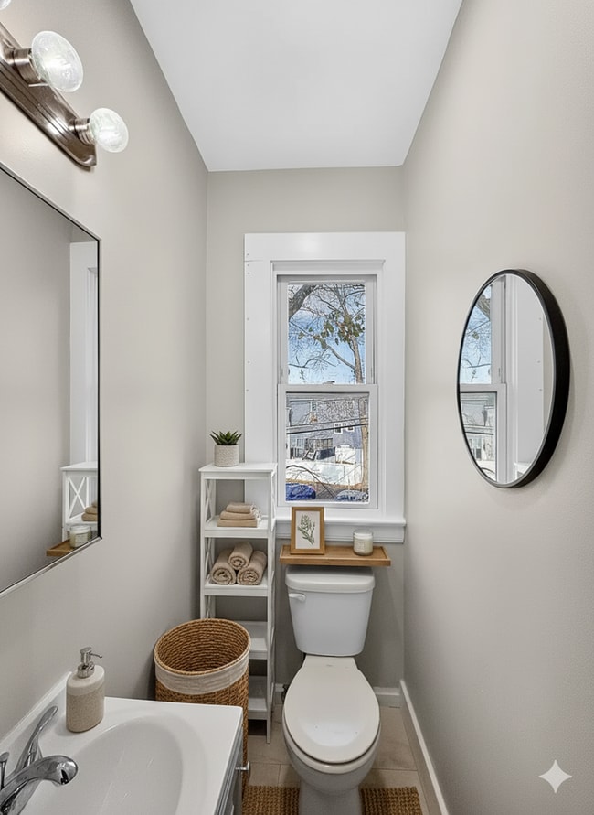 Building Photo - 44 Clifford St