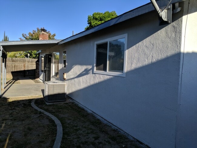 Building Photo - 1533 Jackellen Ln