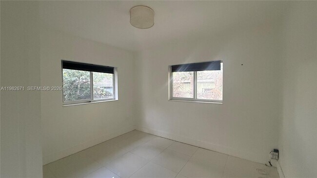 Building Photo - 560 NE 67th St