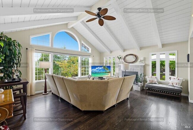 Building Photo - One of a kind home just steps away from Annadel State park