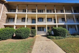 Building Photo - Charming 2BR 1BA Apartment w/ On-Site Parking near Downtown Columbia, SC