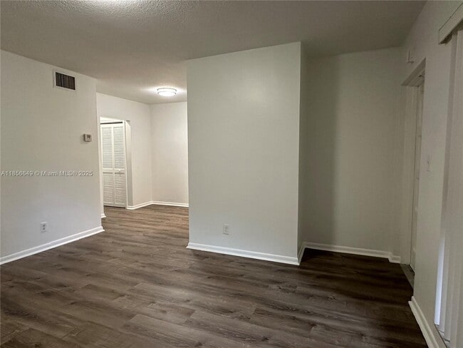 Building Photo - 2822 Van Buren St