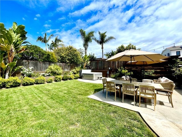 Building Photo - 314 W Avenida Valencia