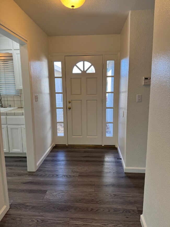 Building Photo - MOVE IN SPECIAL $500 off the rent for the ...