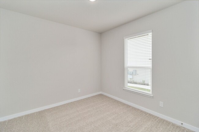 Building Photo - 210 Schrader Dr