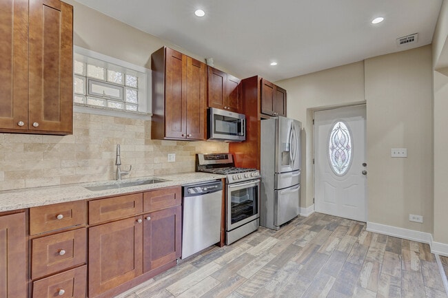 Building Photo - 5040 W Berenice Ave