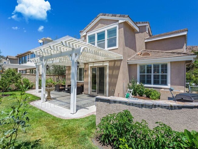 Building Photo - 4936 Via Bella