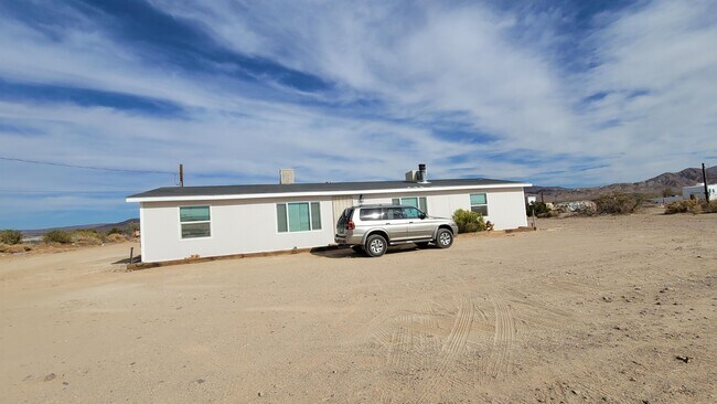 Building Photo - 35424 Oasis St
