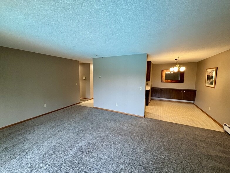 Building Photo - 255 Westview Dr