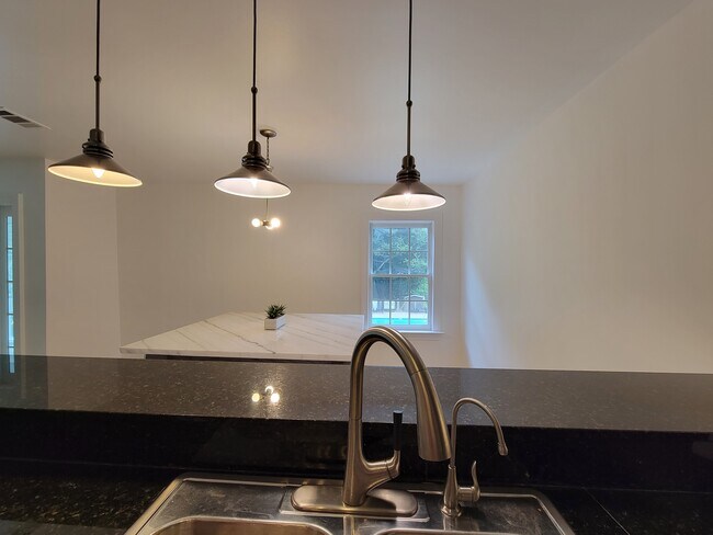 Building Photo - 1445 Monroe Dr NE