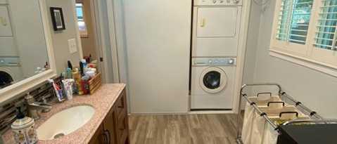 Building Photo - 11 Ivanhoe Ct