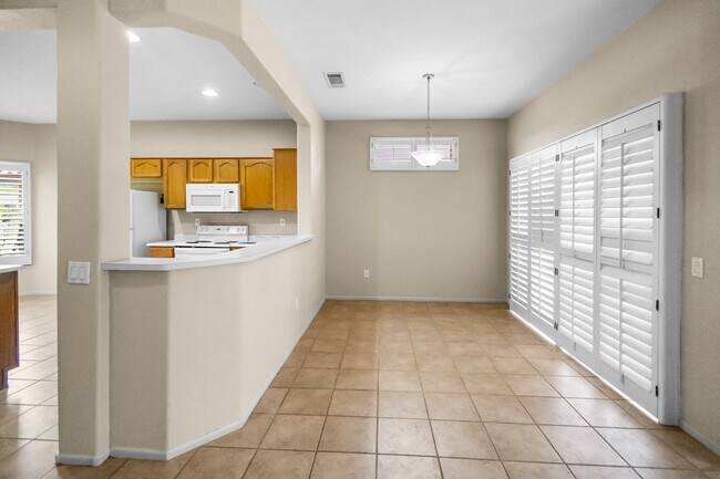 Building Photo - Sun City Grand Home
