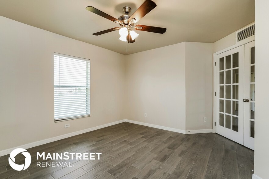 Building Photo - 1012 NW 15th Ave