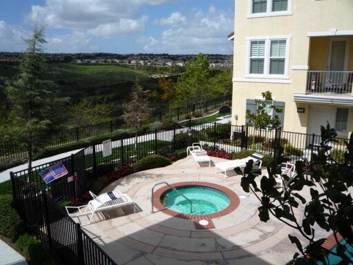Building Photo - **$500 Off First Months rent ** Spacious E...