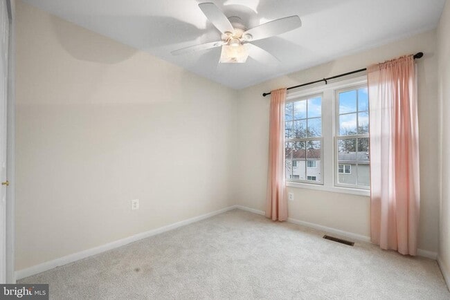 Building Photo - 2921 Lexington Ct