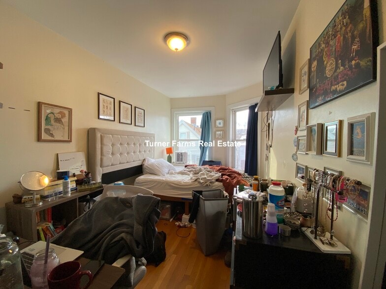 Building Photo - 11 Leverett St