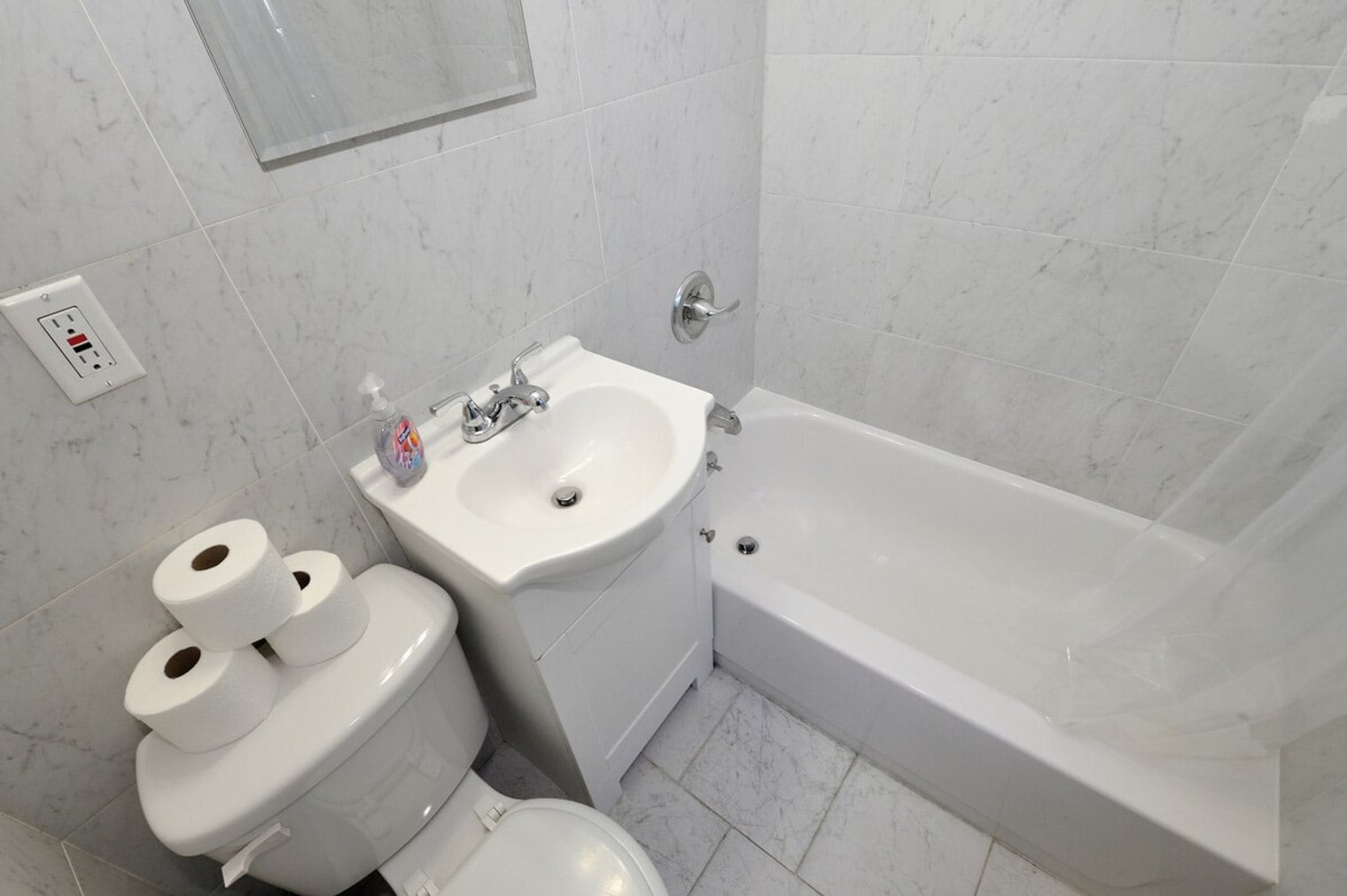 Building Photo - 237 Sullivan St