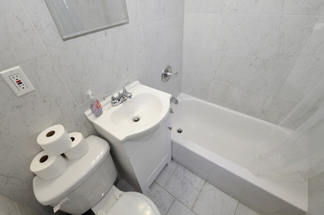 Building Photo - 70 W 3rd St