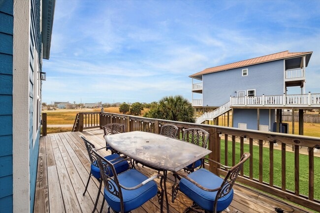 Building Photo - 14146 Miramar Dr