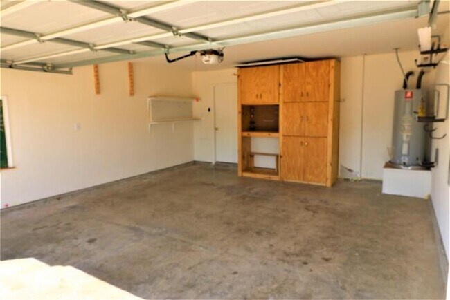 Building Photo - Stunning 3/2/2 in Mansfield with covered p...