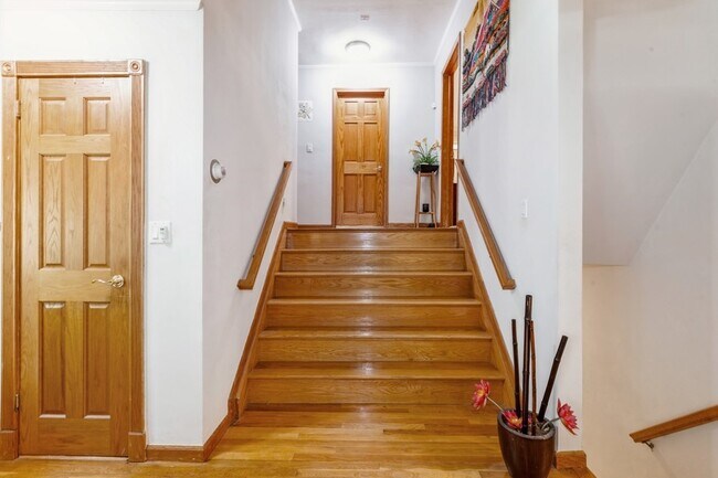 Building Photo - 50 Edgewood Dr