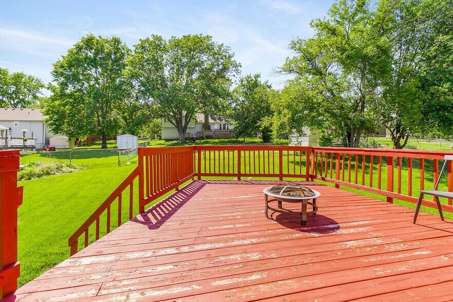 Building Photo - Spacious Shawnee Home Near Mill Creek Streamway Park